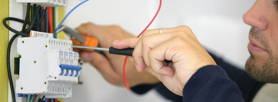 Wir koordinieren vor Ort Handwerker, die Fachleistungen jenseits des Facility Managements ausführen.