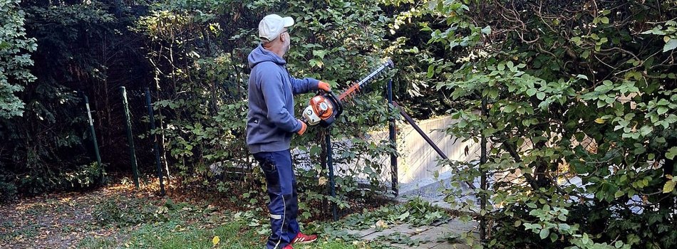 Vom Frühjahr bis in den späten Herbst hinein kümmern wir uns um sämtliche Grünanlagen.